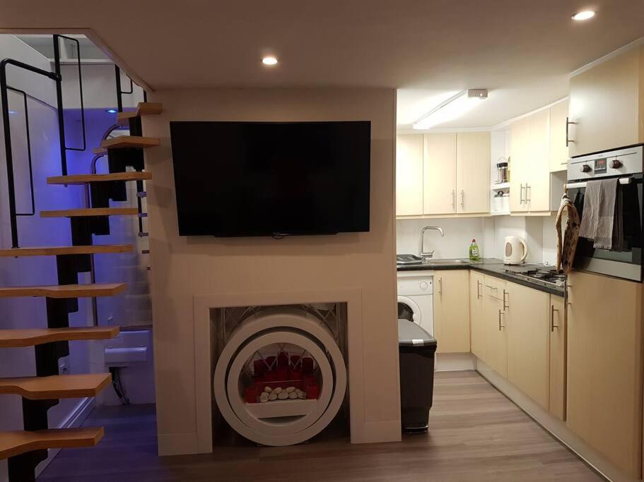 Beautiful Holiday Studio In The Heart Of Rochester Рочестер Екстер'єр фото